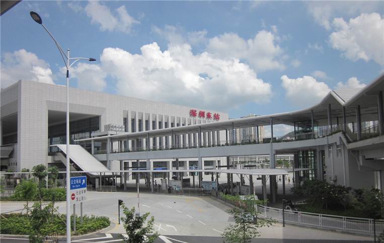 佳和藝發——深圳東站吊頂工程